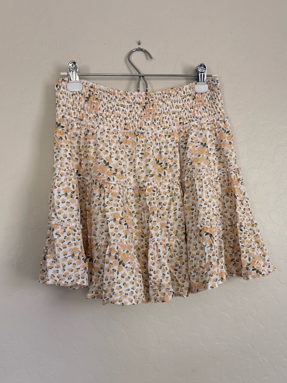 American Eagle Smocked Waist Floral Tiered Mini Skirt White Yellow NWT Small - Picture 6 of 7